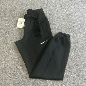 NWT Nike Women's Black Thermafit Sweatpants/Joggers